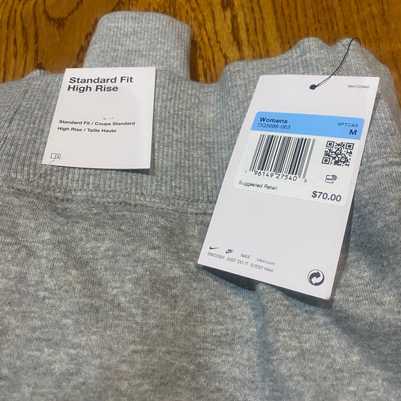 Nike women’s medium sweatpants new - Picture 3 of 3